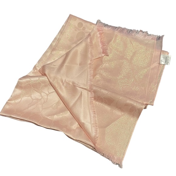 Blush Pink with Gold Threading Shawl/Pashmina - Picture 4 of 8